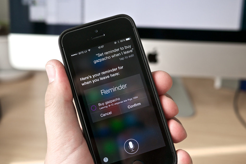GROM Audio Virtual Assistant Apple Siri
