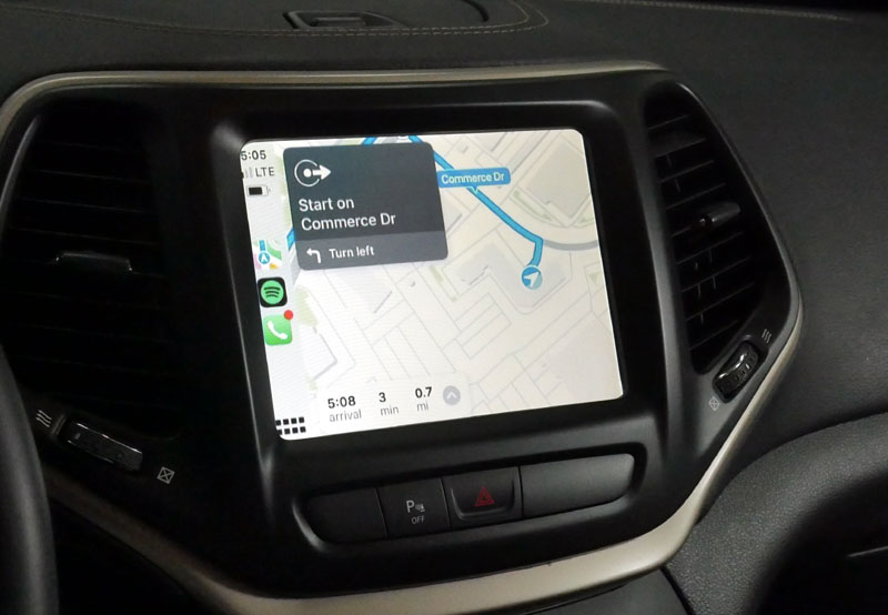 Apple CarPlay on Jeep Cherokee 2017 stereo