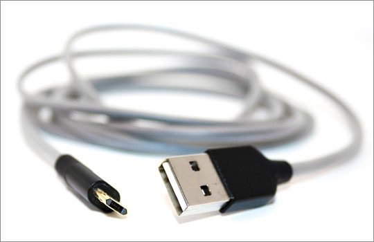 Reversible Micro USB harness