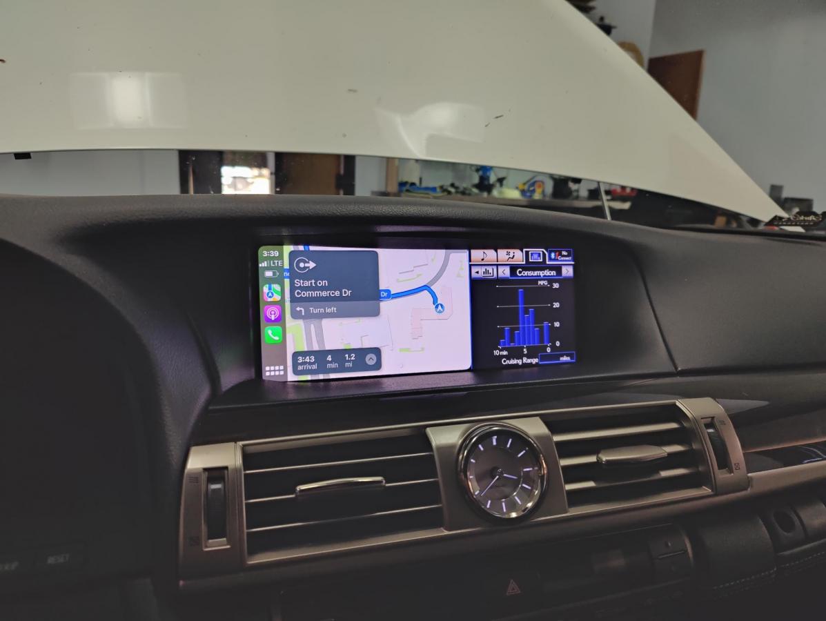 CarPlay on Lexus with VLine Split Screen