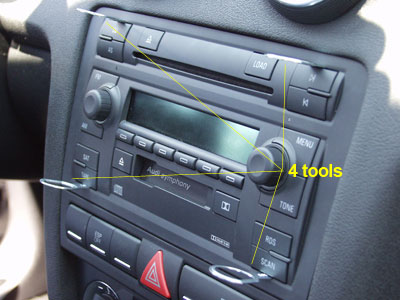 Audi A3 2008: GROM iPhone Bluetooth adapter installation