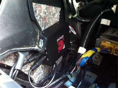 GROM USB MP3 and iPod adapter in Honda Accord 2007 - mount the GROM box