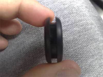 GROM USB MP3 and iPod adapter in Honda Accord 2007 - a grommet side view