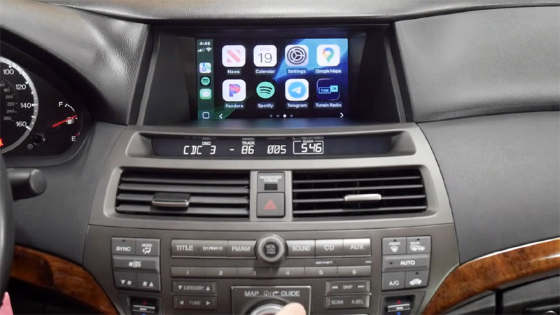 CarPlay on Honda Accord 2008-2012 with factory nav stereo with GROM VLine VL2