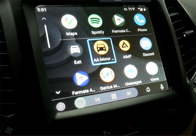 Android Auto on Jeep Grande Cherokee factory screen with VLine VL2 System